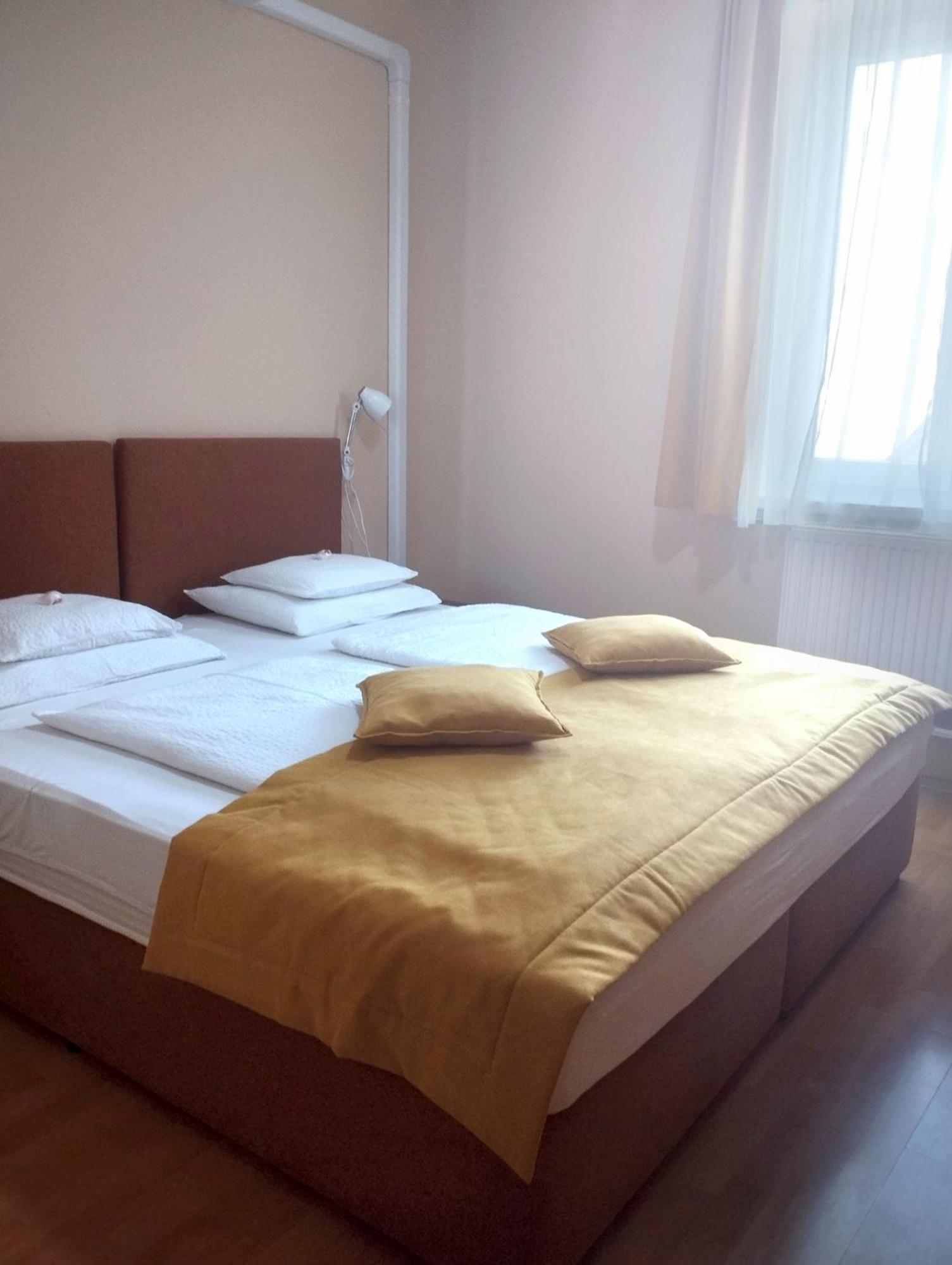 Bed and Breakfast Stan Es Panzio Balatonalmádi Exteriér fotografie